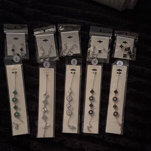 BLOSSOM Elegant Fashion Jewelry Clover Bracelet & matching Earring Jewelry Set